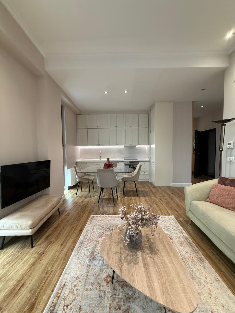 Apartament me Qira 2+1+2,prane stadiumit Air Albania
