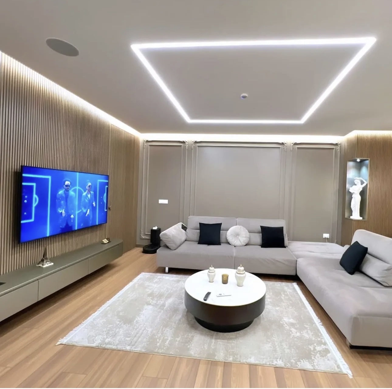 APARTAMENT 2+1+2 PER SHITJE,PRANE SQUARE 21!